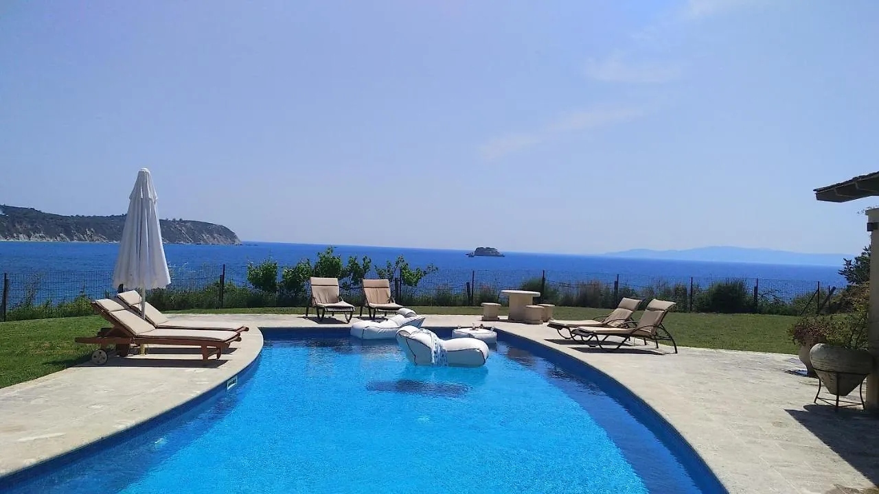Monambeles Villas Svoronata 0*,